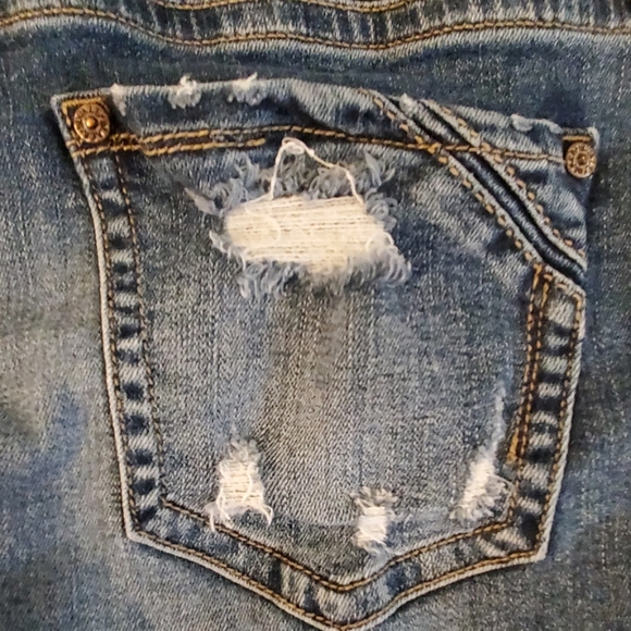 Buckle black distressed shorts - Picture 4 of 7